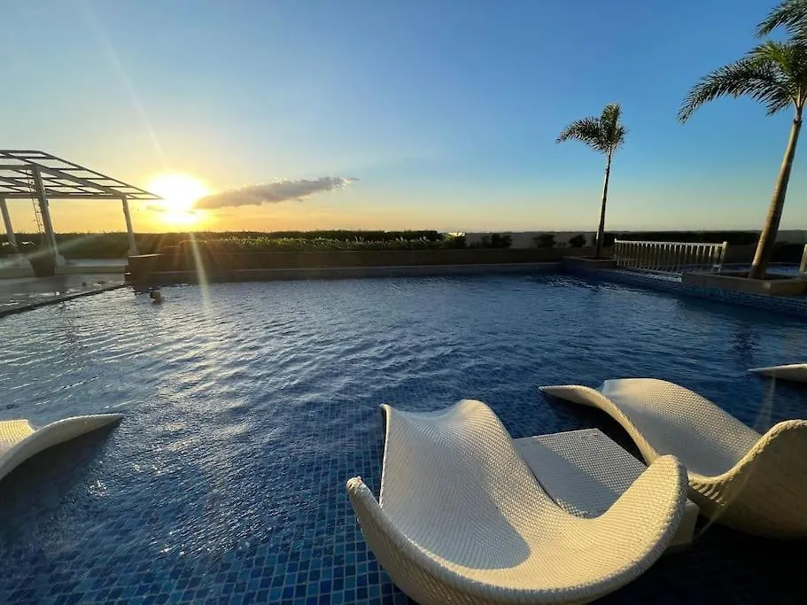 Luxury 1Br Beside Okada Manila Apartment